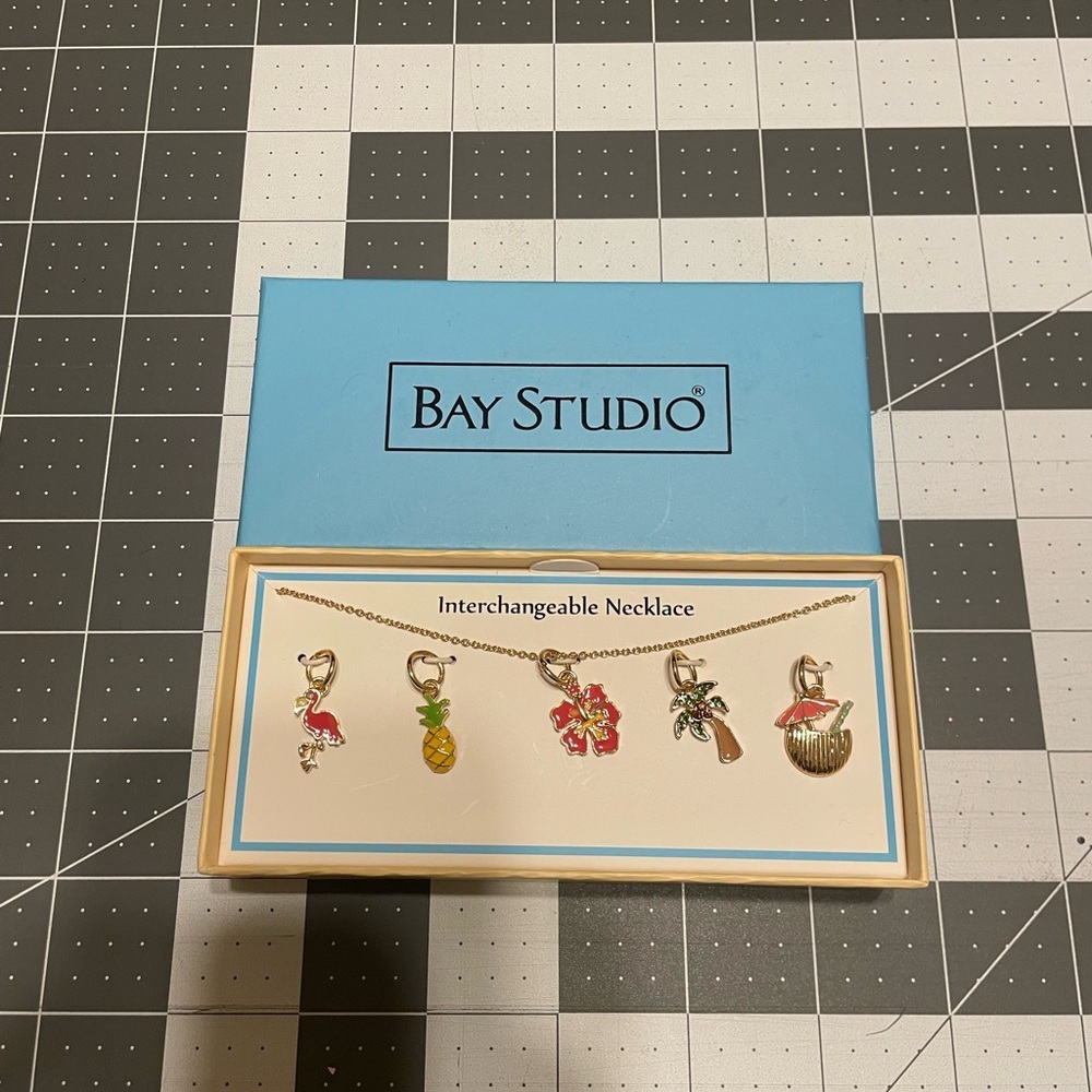 Bay Studio Tropical Charm Necklace Set G06 6612